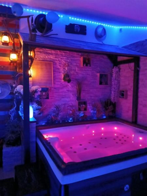 L'histoire de l'ouest , jacuzzi appartement